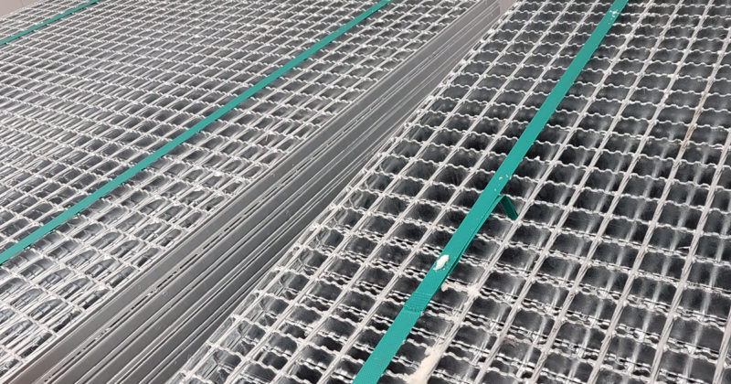 Kraty pomostowe serrated zgrzewane ocynkowane